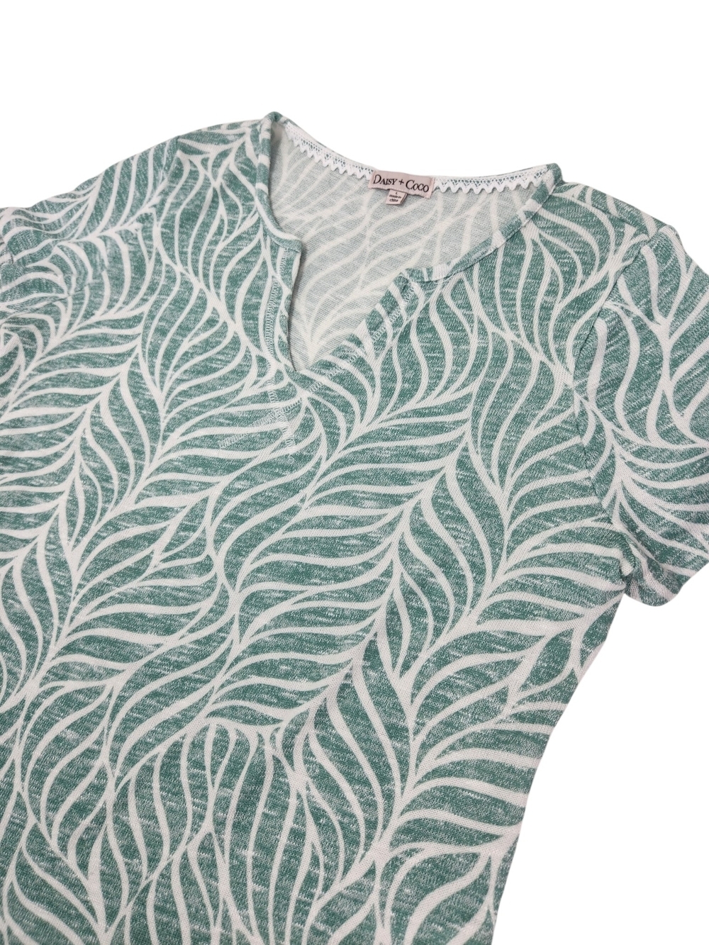 Daisy + Coco Green Leaf Print Notch Neck Top Size Large Casual Coastal Boho Knit - Picture 9 of 15